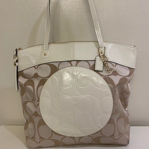 Coach Laura Tote White/Cream